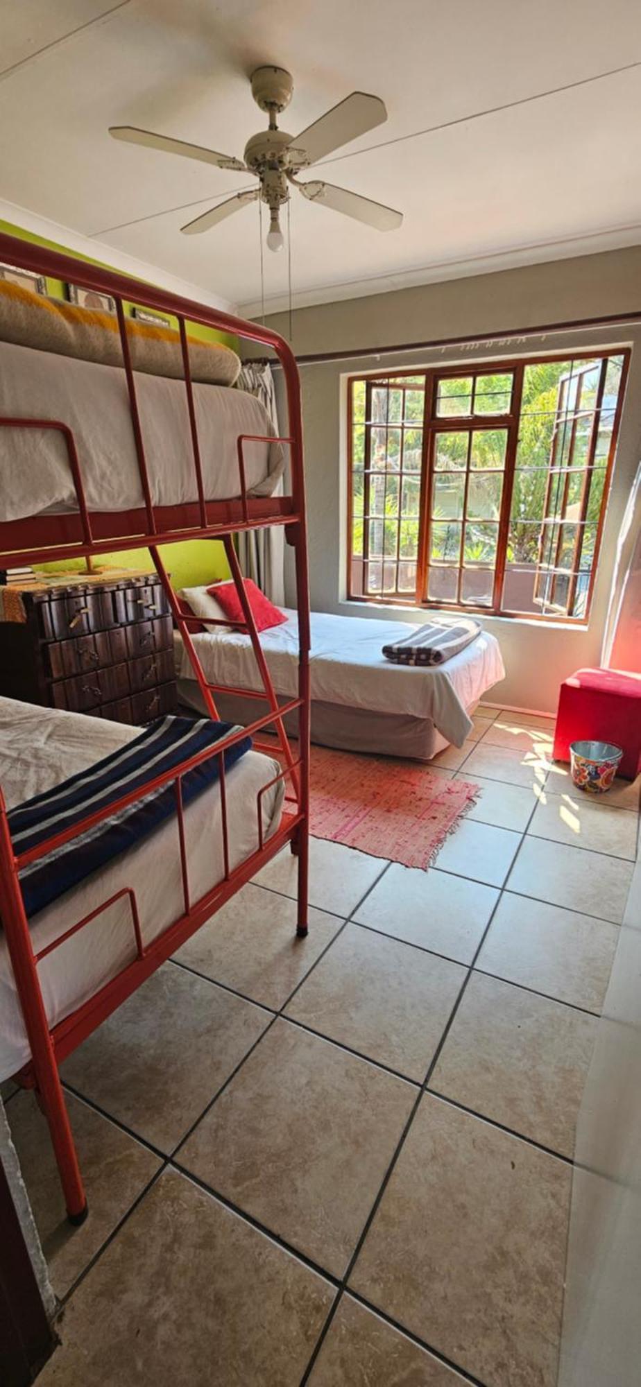 Old Vic Travellers Inn Nelspruit Mbombela Dış mekan fotoğraf