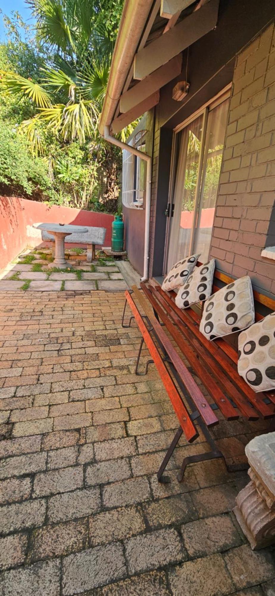 Old Vic Travellers Inn Nelspruit Mbombela Dış mekan fotoğraf