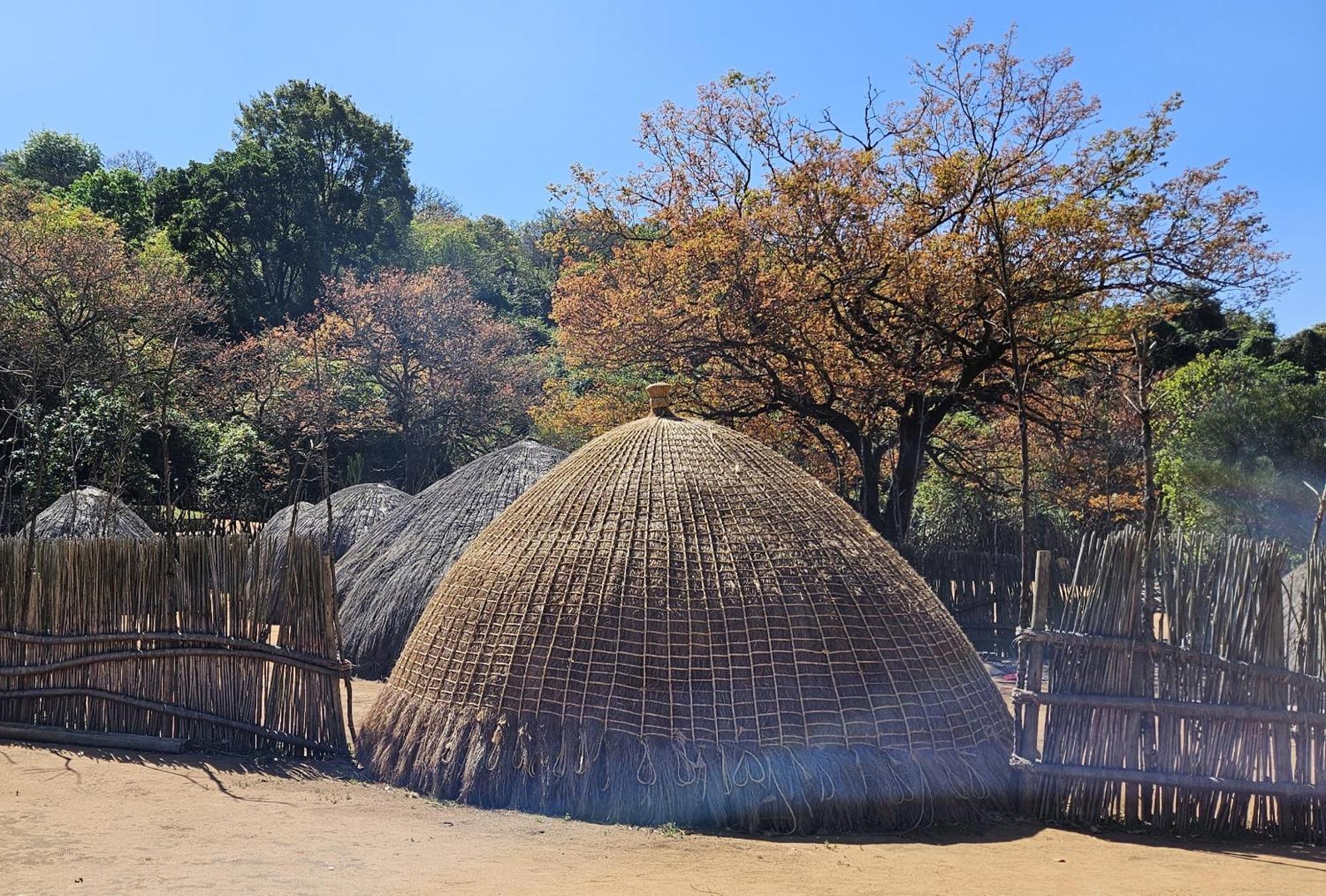 Old Vic Travellers Inn Nelspruit Mbombela Dış mekan fotoğraf