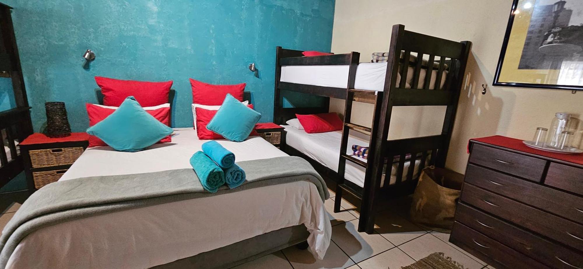 Old Vic Travellers Inn Nelspruit Mbombela Dış mekan fotoğraf