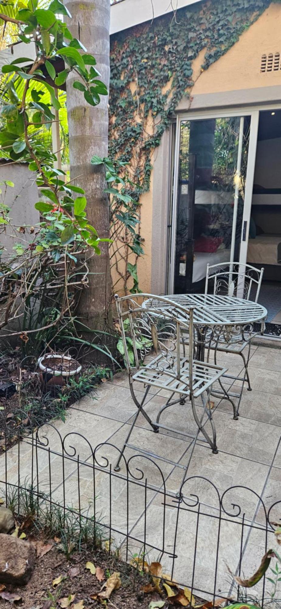 Old Vic Travellers Inn Nelspruit Mbombela Dış mekan fotoğraf