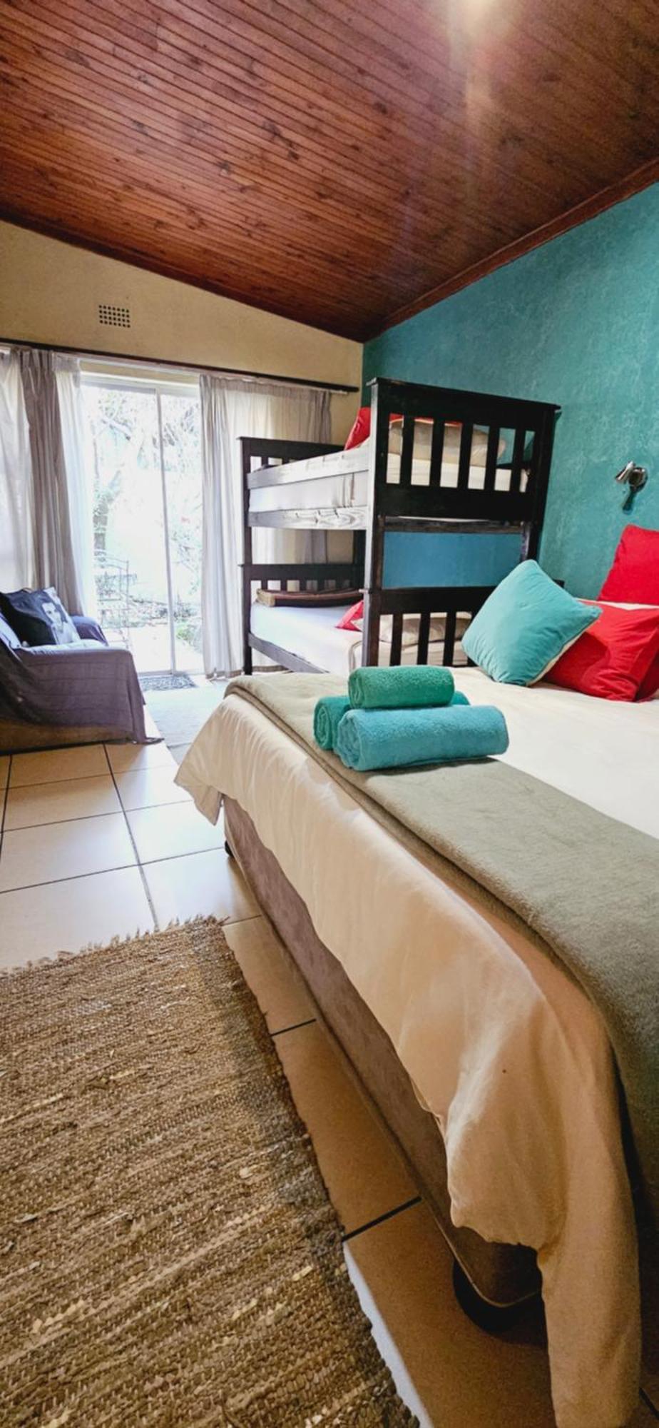 Old Vic Travellers Inn Nelspruit Mbombela Dış mekan fotoğraf