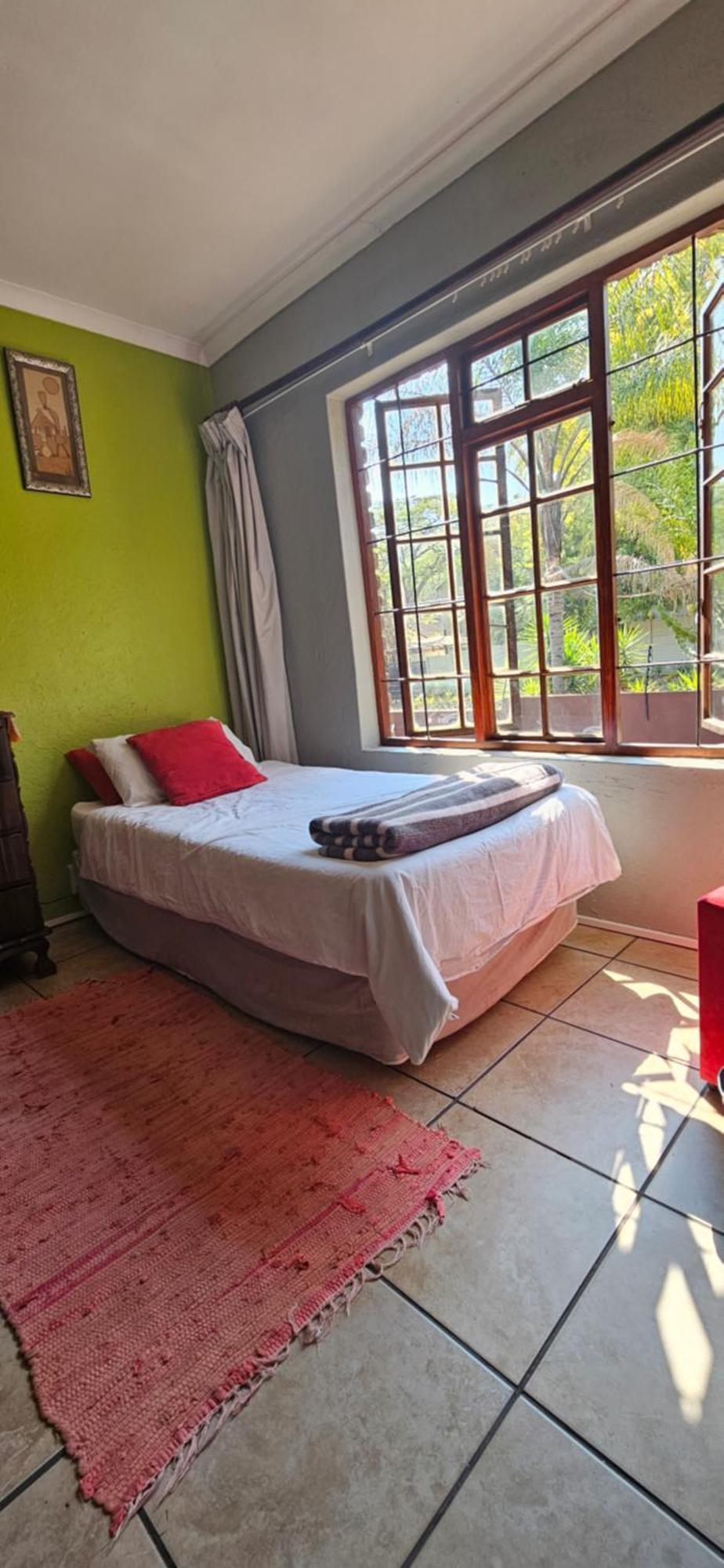 Old Vic Travellers Inn Nelspruit Mbombela Dış mekan fotoğraf