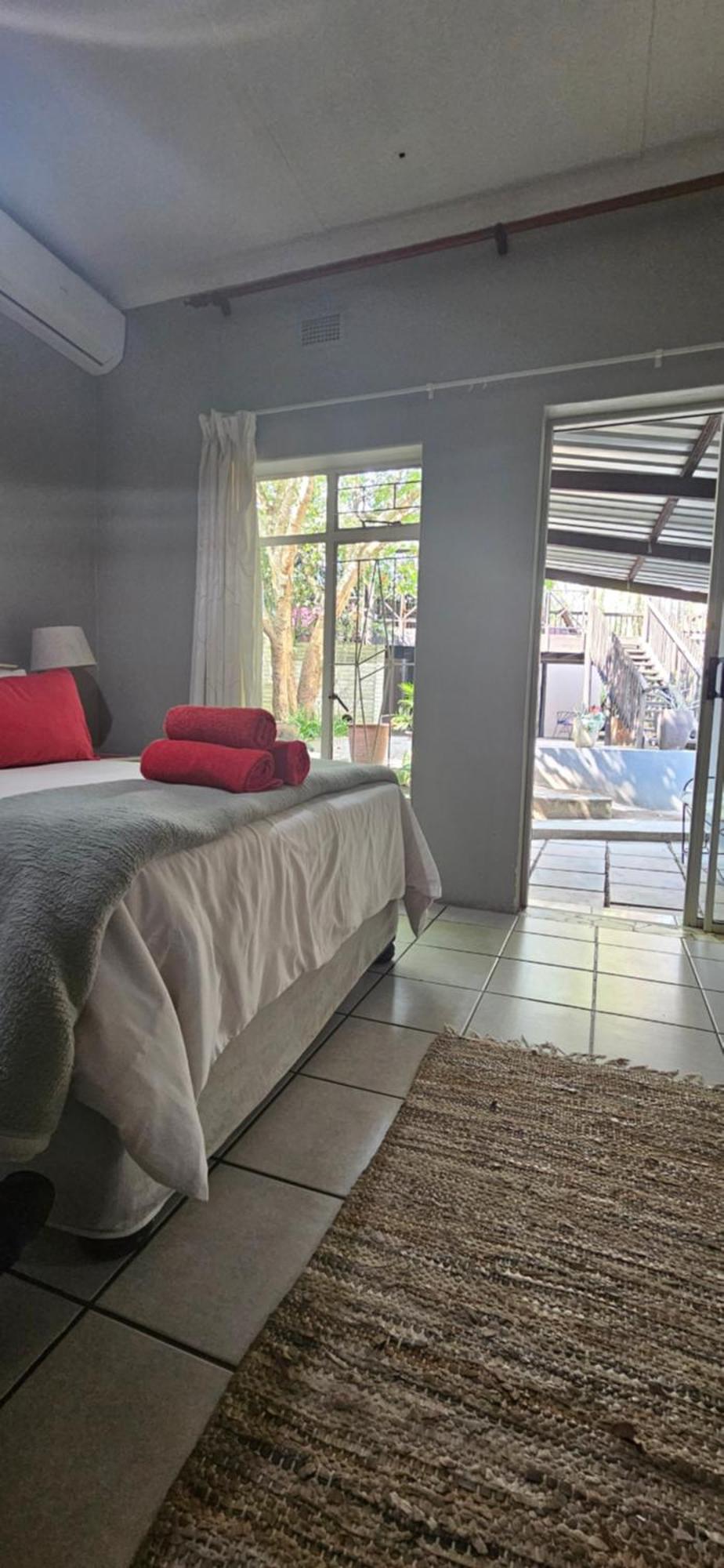 Old Vic Travellers Inn Nelspruit Mbombela Dış mekan fotoğraf