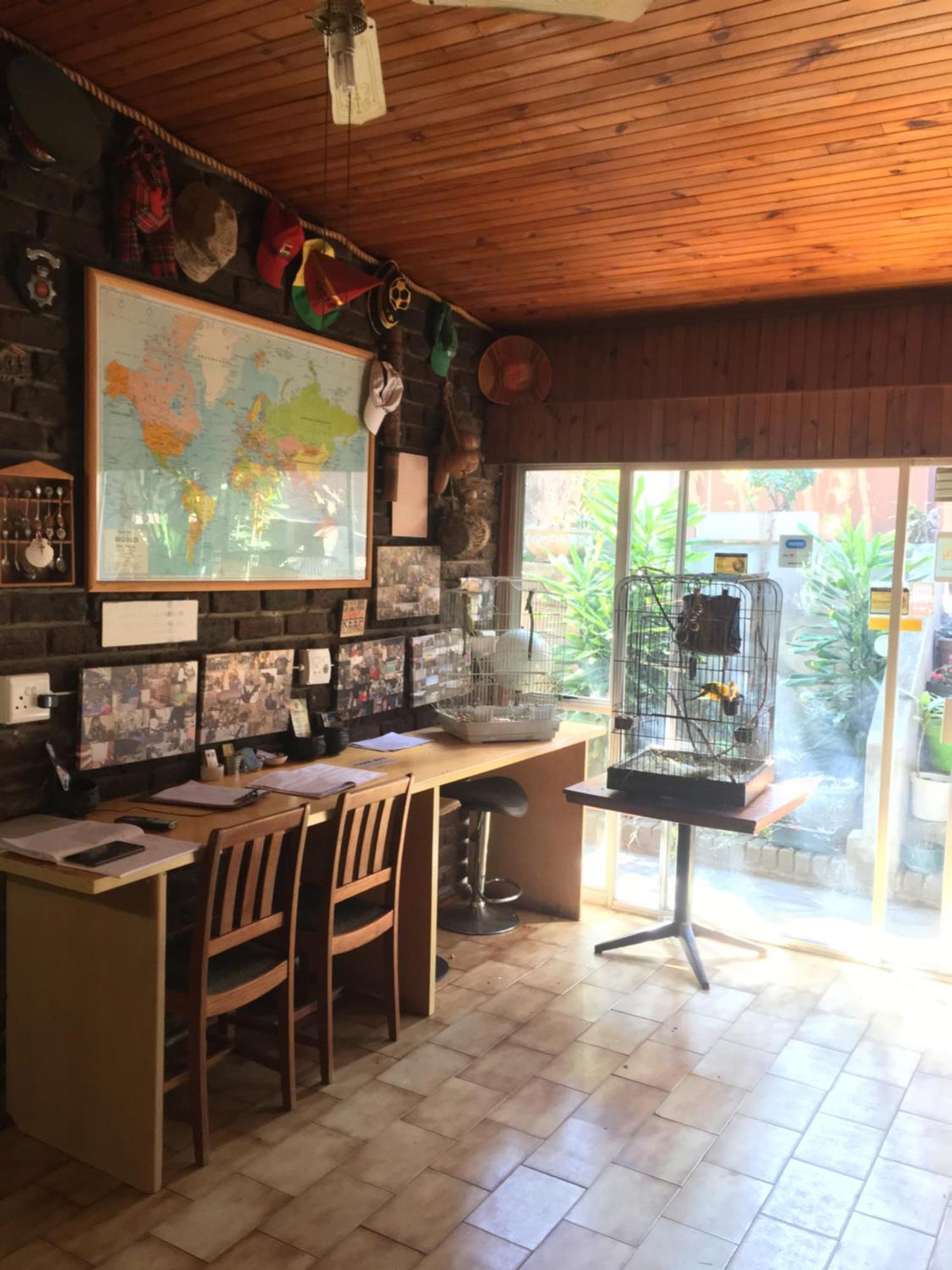 Old Vic Travellers Inn Nelspruit Mbombela Dış mekan fotoğraf